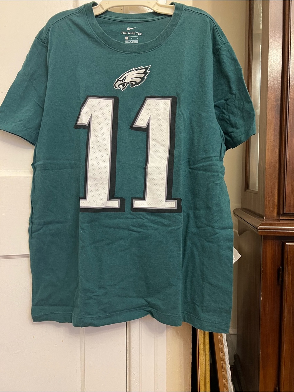 † Nike Philadelphia Eagles AJ Brown #11 Player Tee - Mens Medium